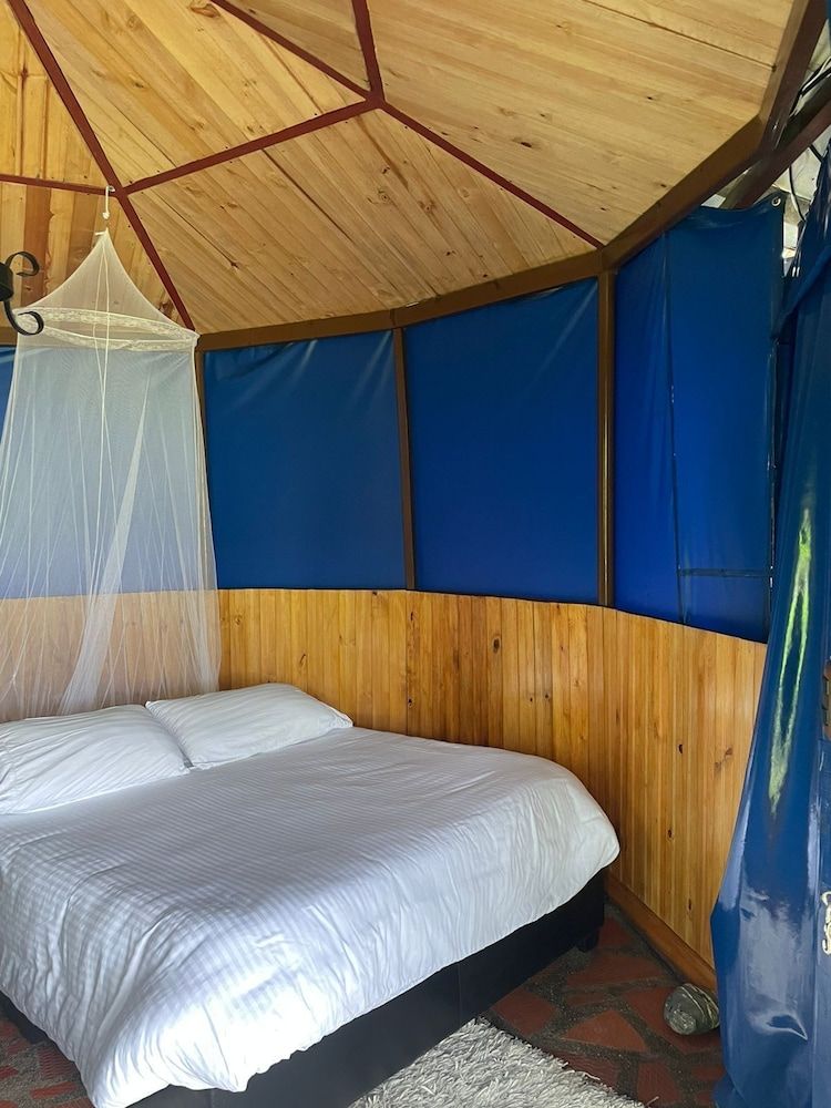 Romantic Room, 1 Double Bed, Hot Tub, River View