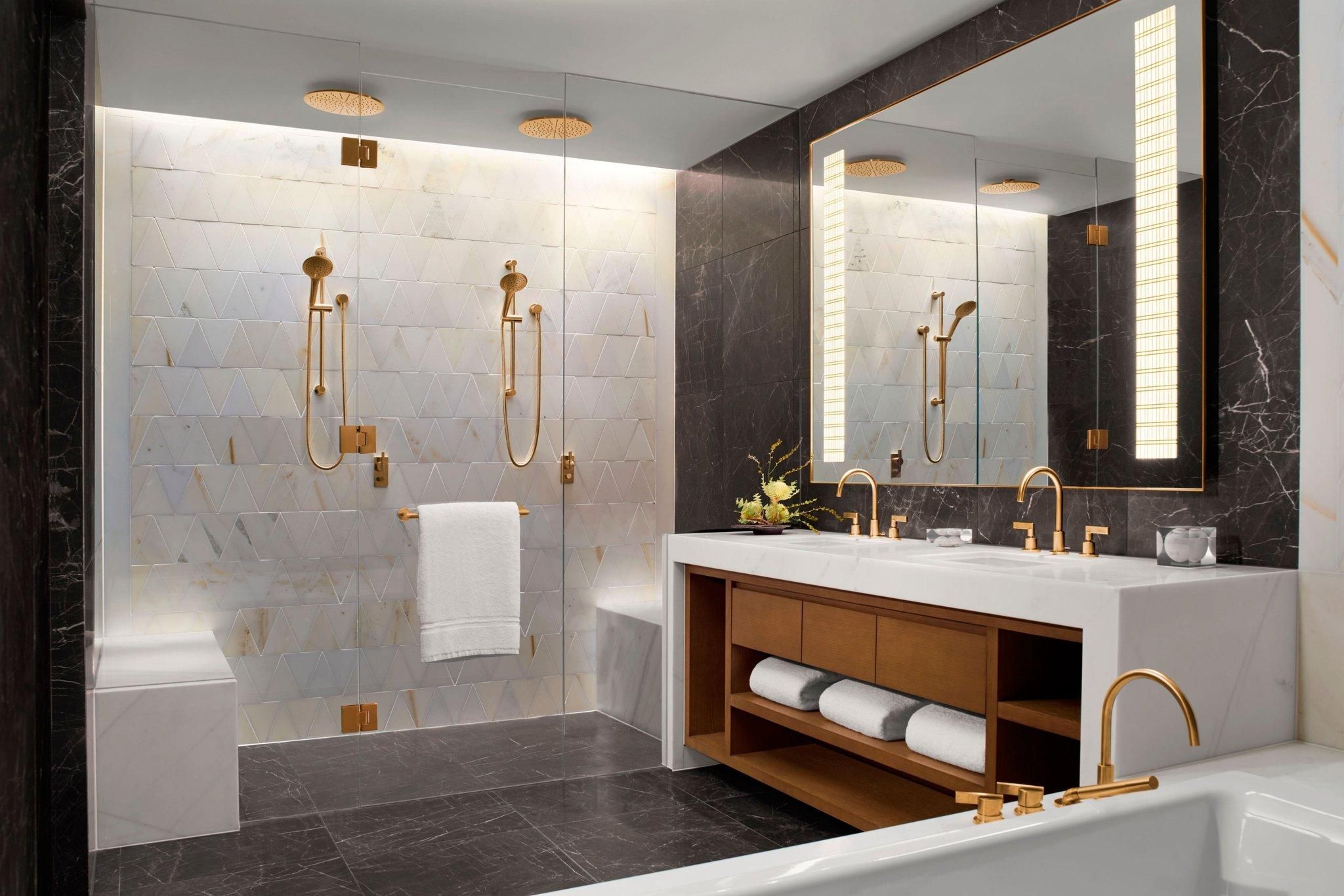 Yarra Suite, Club lounge access, 1 Bedroom Suite, 1 King, Bay view