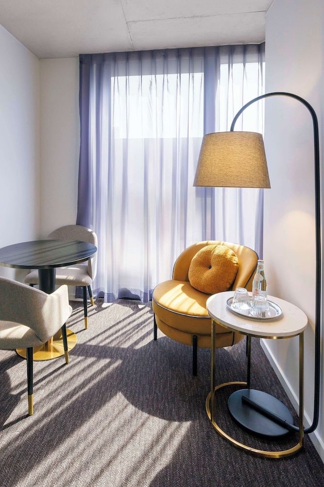 Oaks Melbourne St Kilda Road Hotel Studio 11