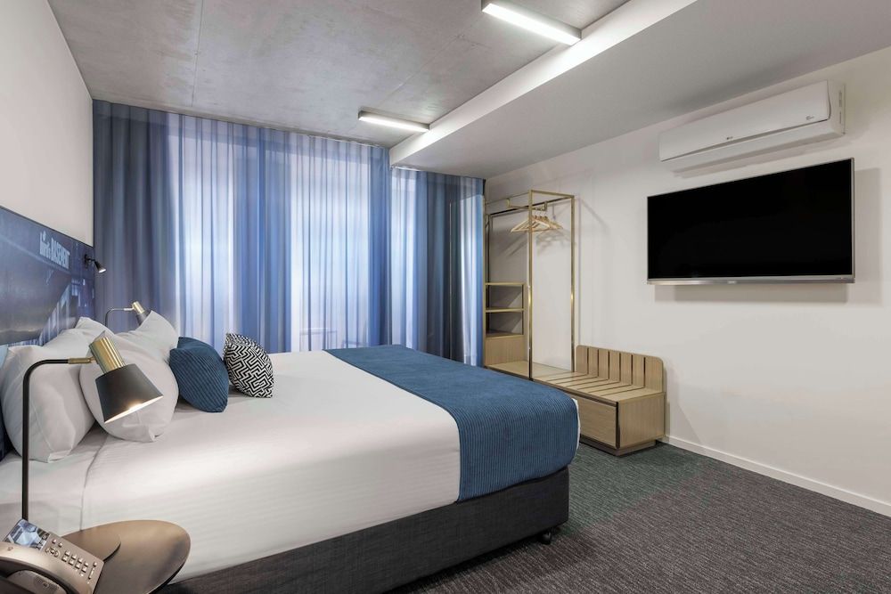 Oaks Melbourne St Kilda Road Hotel Studio 7
