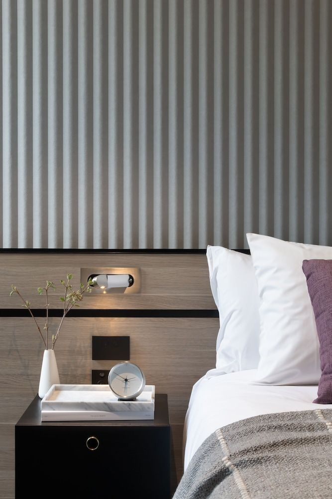 The Howey Urban Superior King 4