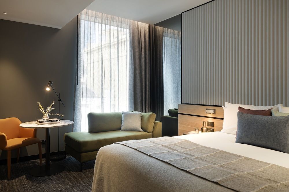 The Howey Urban Superior King 5