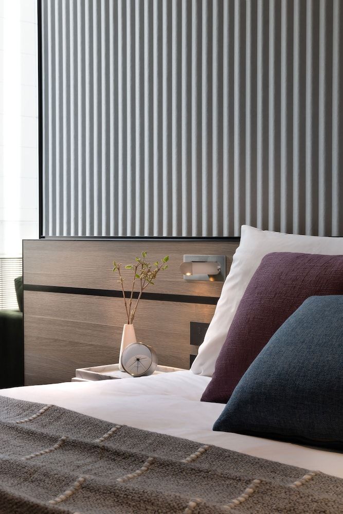 The Howey Urban Superior King 2