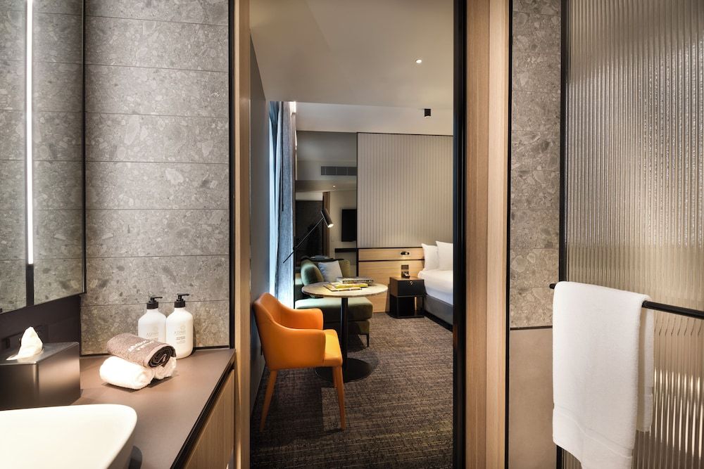 The Howey Urban Superior King 15