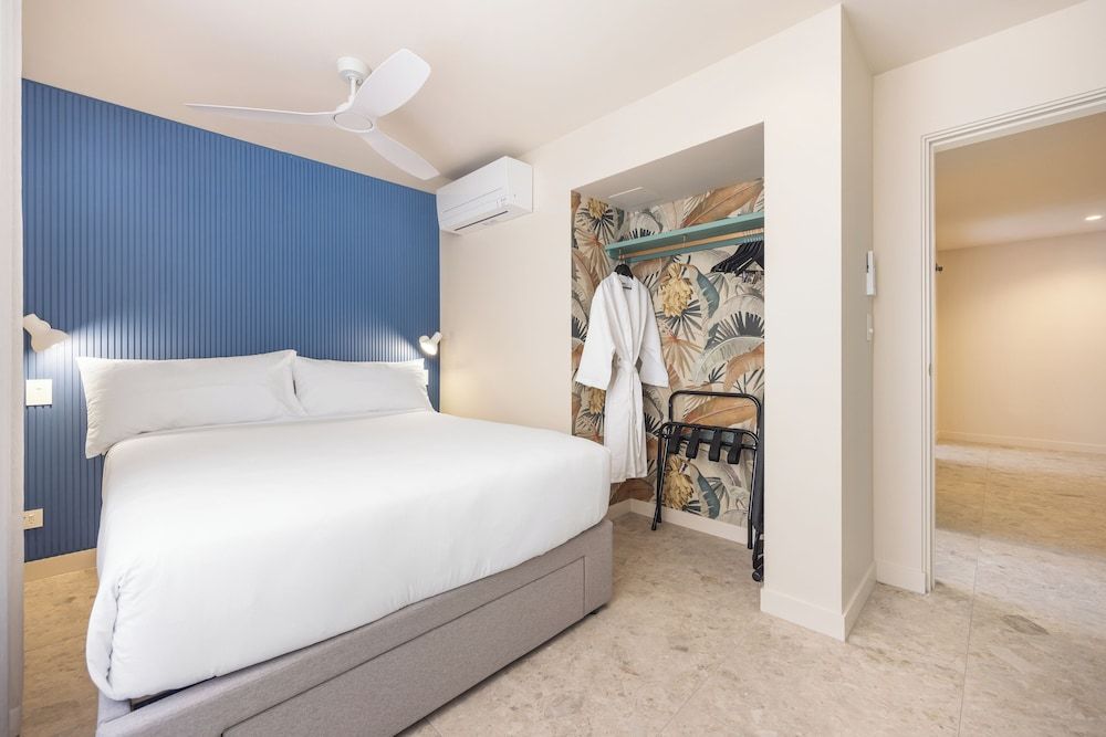 The Palm Suite
