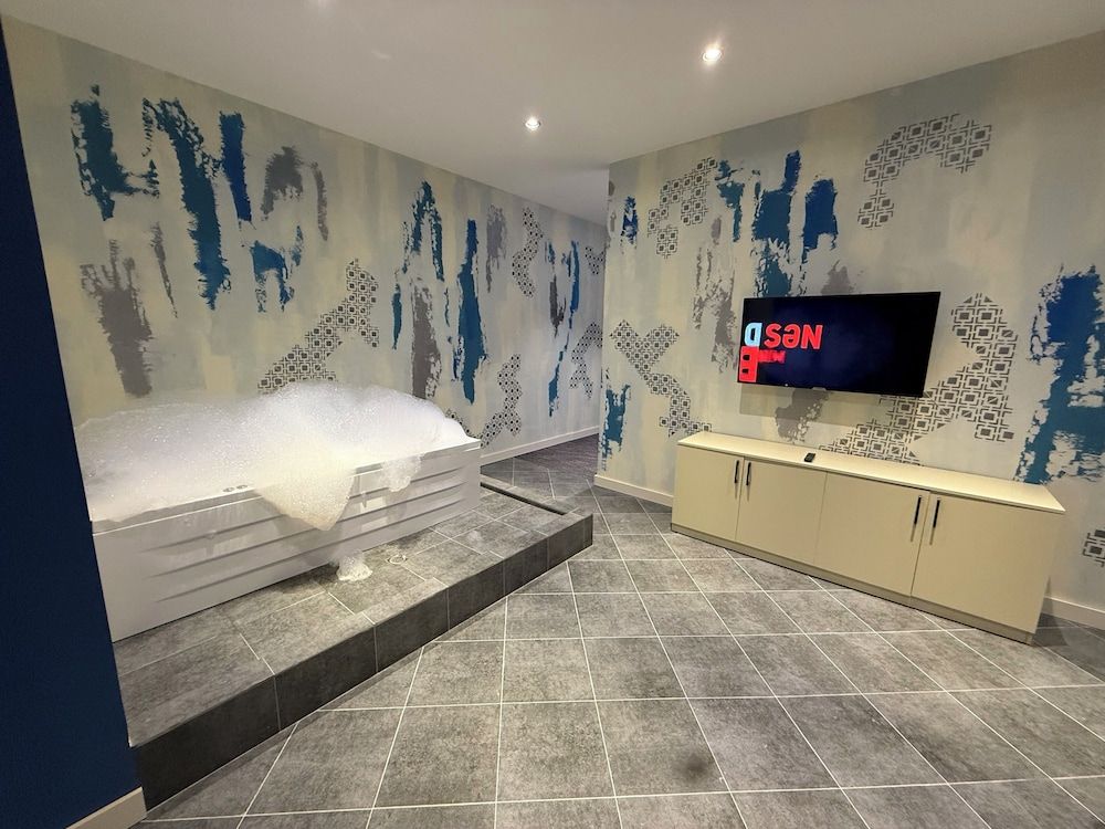 Montinn Premier Hotel Comfort Double Room, Balcony, City View 8