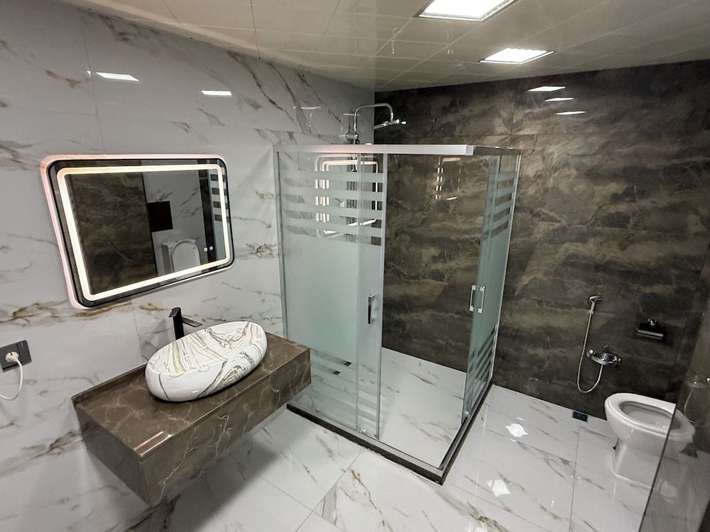 Montinn Premier Hotel Comfort Double Room, Balcony, City View 15