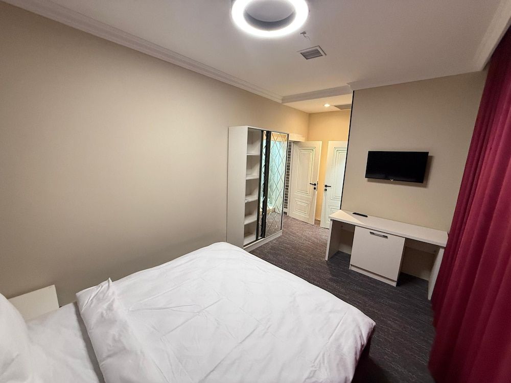 Montinn Premier Hotel Comfort Double Room, Balcony, City View 18