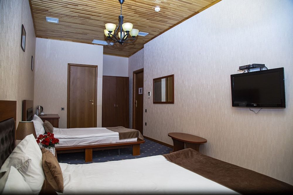 Port Hotel Standard Triple Room 4