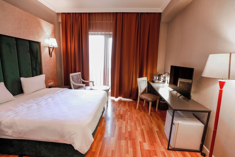 Park Dedeman Baku Deluxe Double Room Single Use, Sea View 2