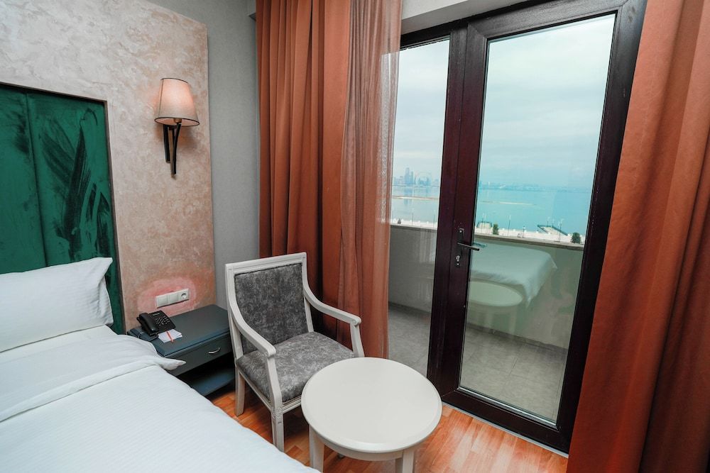 Park Dedeman Baku Deluxe Double Room Single Use, Sea View 8