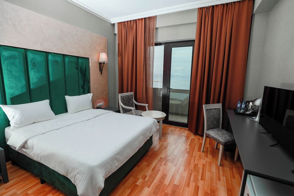 Park Dedeman Baku Deluxe Double Room Single Use, Sea View 5