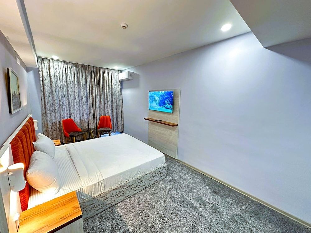 3 Bed Room Suite