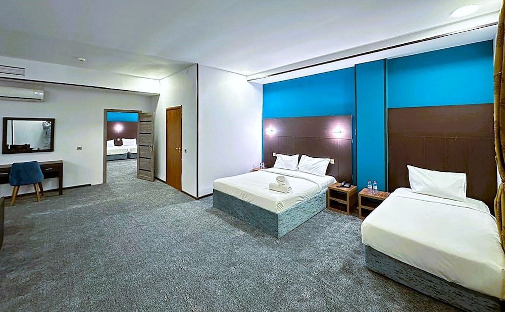 Crossway Hotel