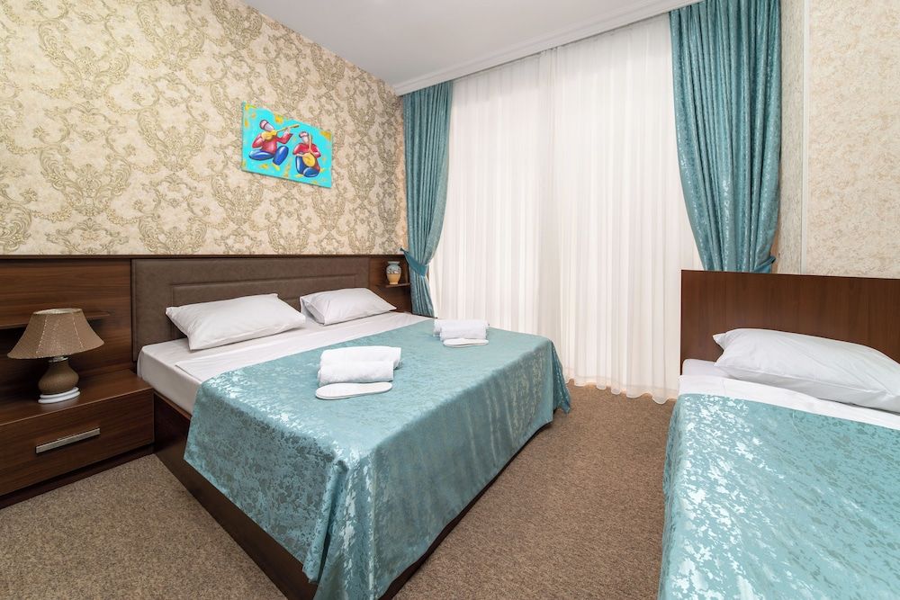 Comfort Triple Room