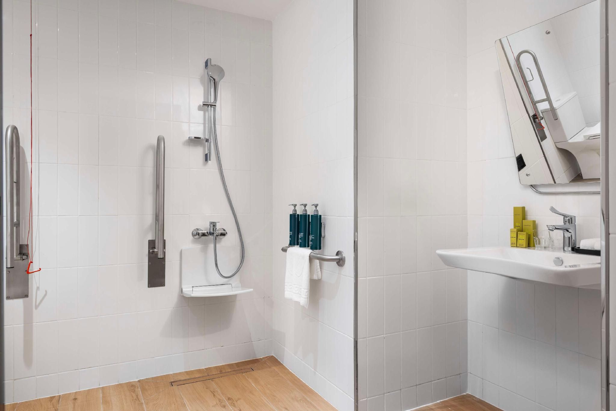 Hilton Garden Inn Baku King Accessible Room 3