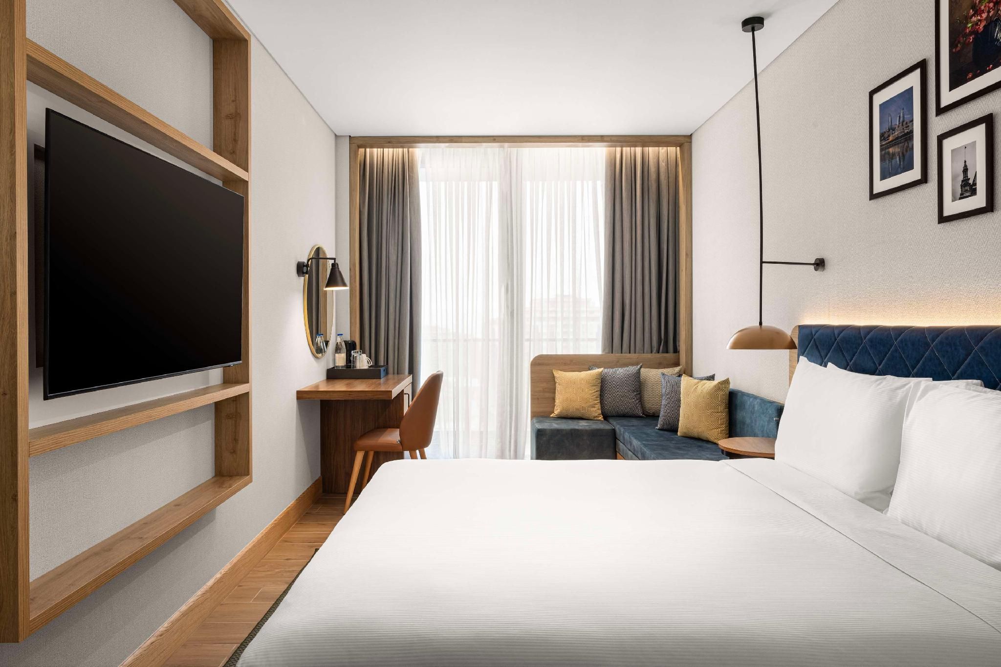 King Room W/Sofa Bed Balcony High Floor