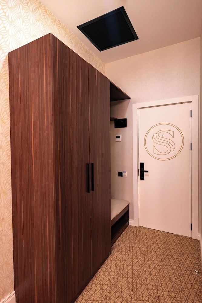 SECRET HOTEL Standard Room, City View 9