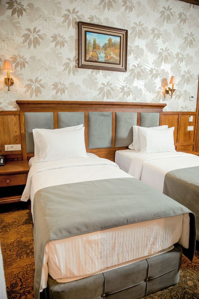 Midway Baku Hotel Standard Double or Twin Room 2