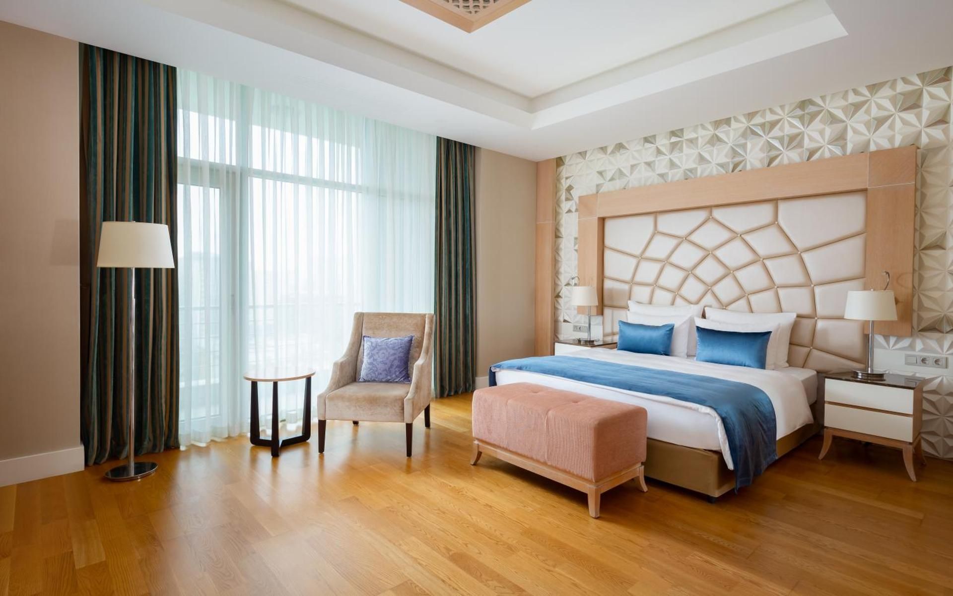 Three-Bedroom Deluxe Apartment