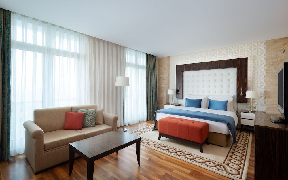 Family Suite (Free City Shuttle)