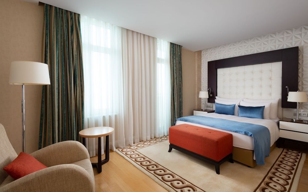 Superior Double Room, 1 Queen Bed (Free City Shuttle)