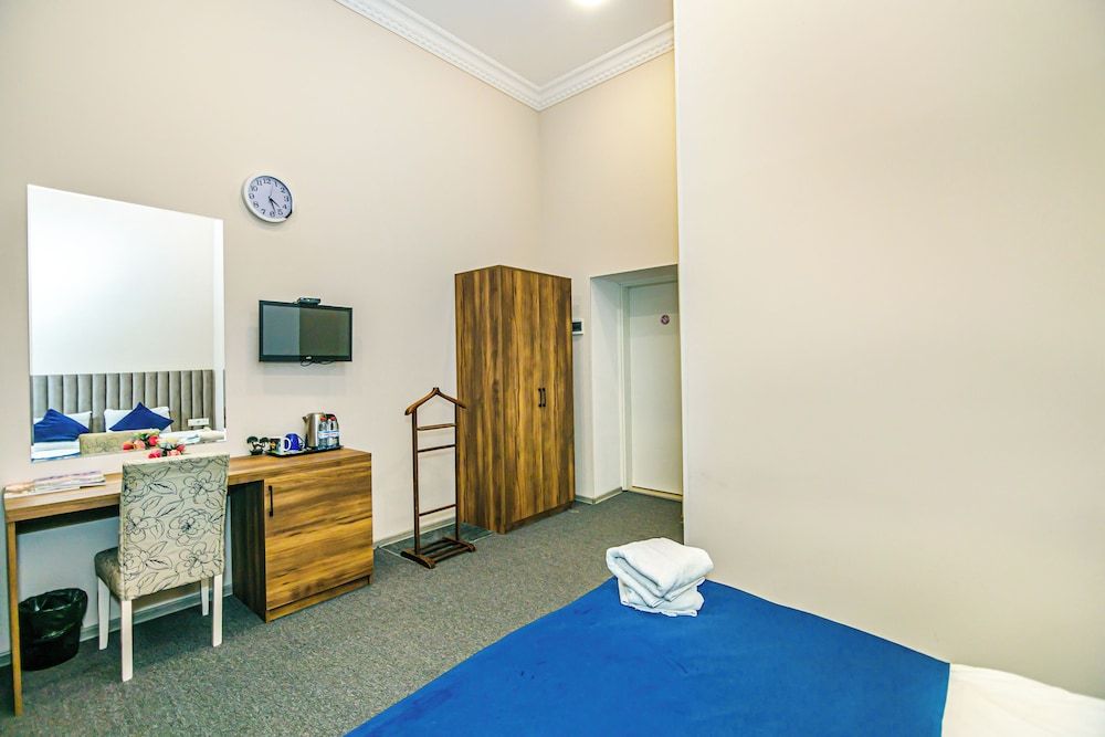 Bristol Hotel Standard Double Room 8