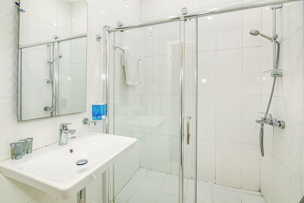 Bristol Hotel Standard Double Room 6