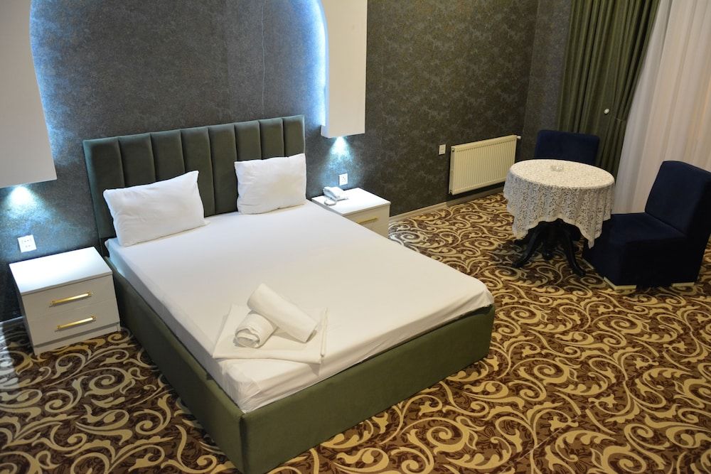 Perron Hotel Superior Double or Twin Room 11