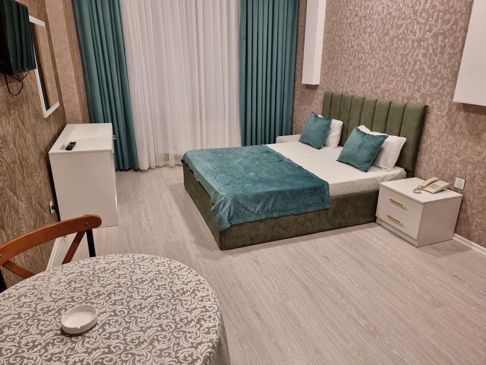 Perron Hotel Superior Double or Twin Room 12