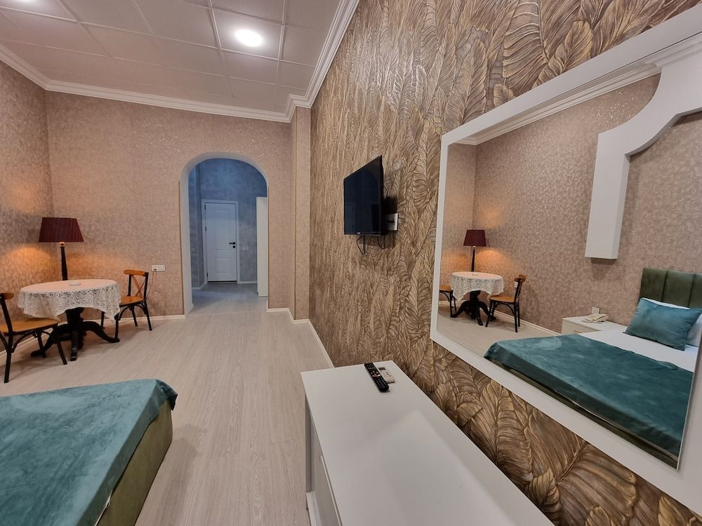 Perron Hotel Superior Double or Twin Room 29