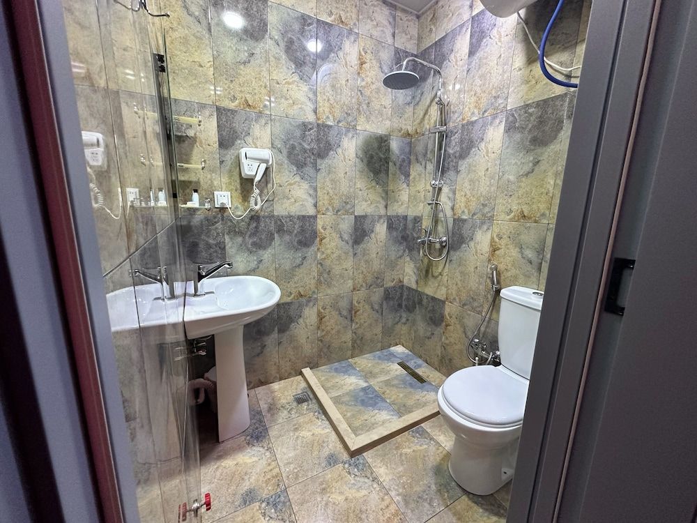 Perron Hotel Superior Double or Twin Room 25