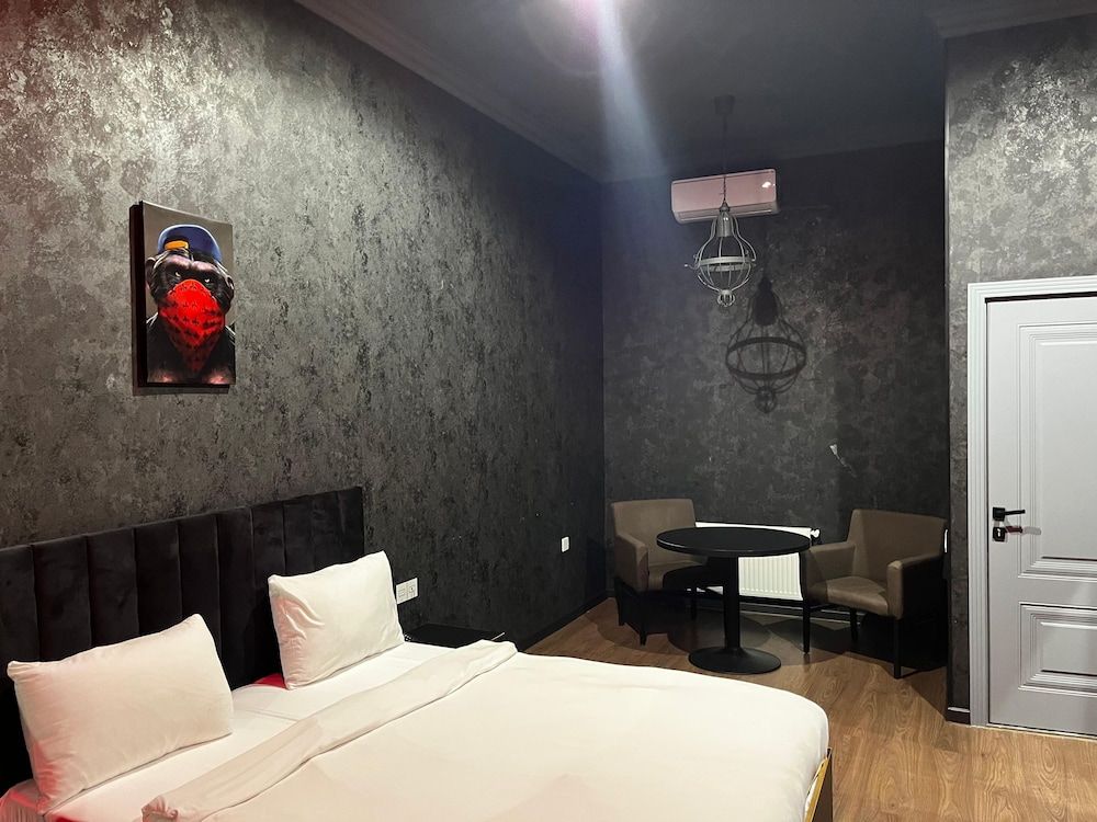 Perron Hotel Superior Double or Twin Room 14