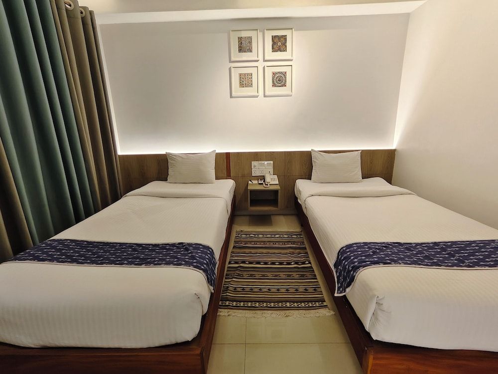 Hotel Nandini Deluxe Twin Room 4