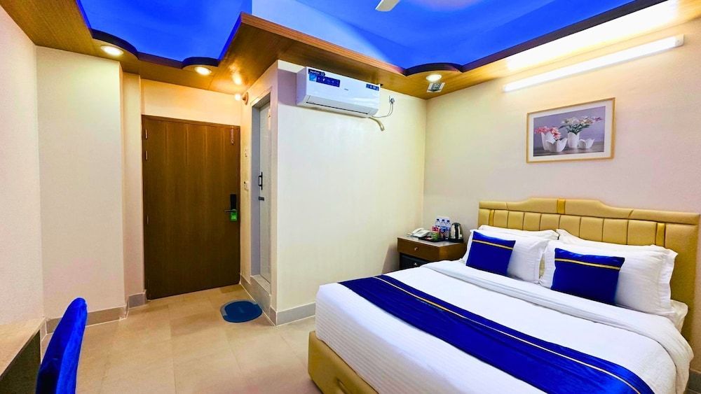 The Ambassador Hotel Dhanmondi Deluxe Room 2