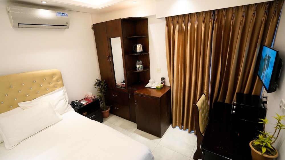 Xpressmall Hotels & Resorts