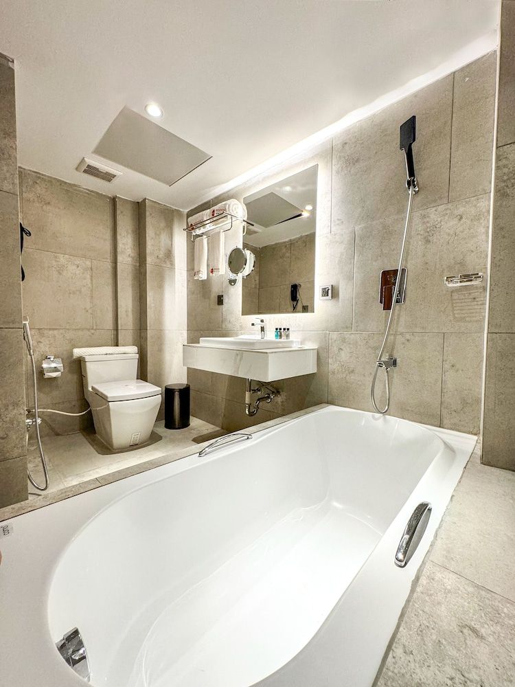 Hotel omni residency Baridhara Deluxe Room 7