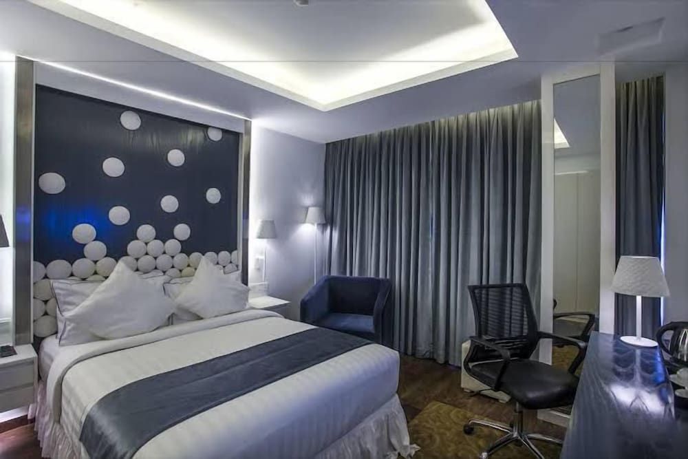 Deluxe Twin Room, City View