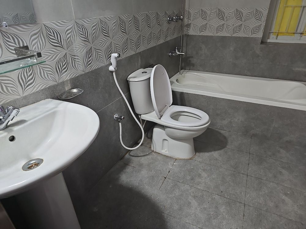 Hotel Family Inn Deluxe Double Room 9