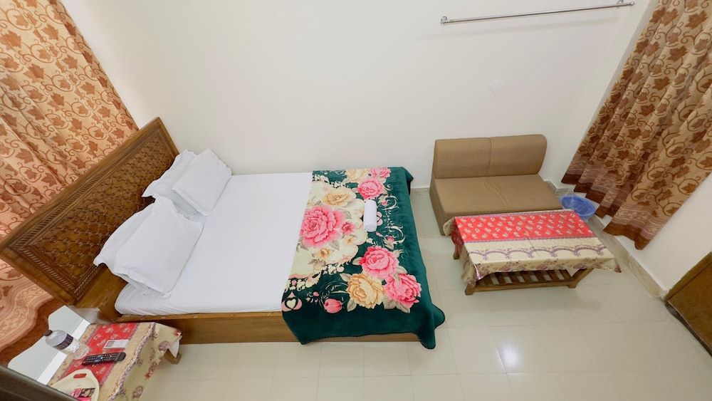 Hotel Labbaik Three Residential Deluxe Room 4