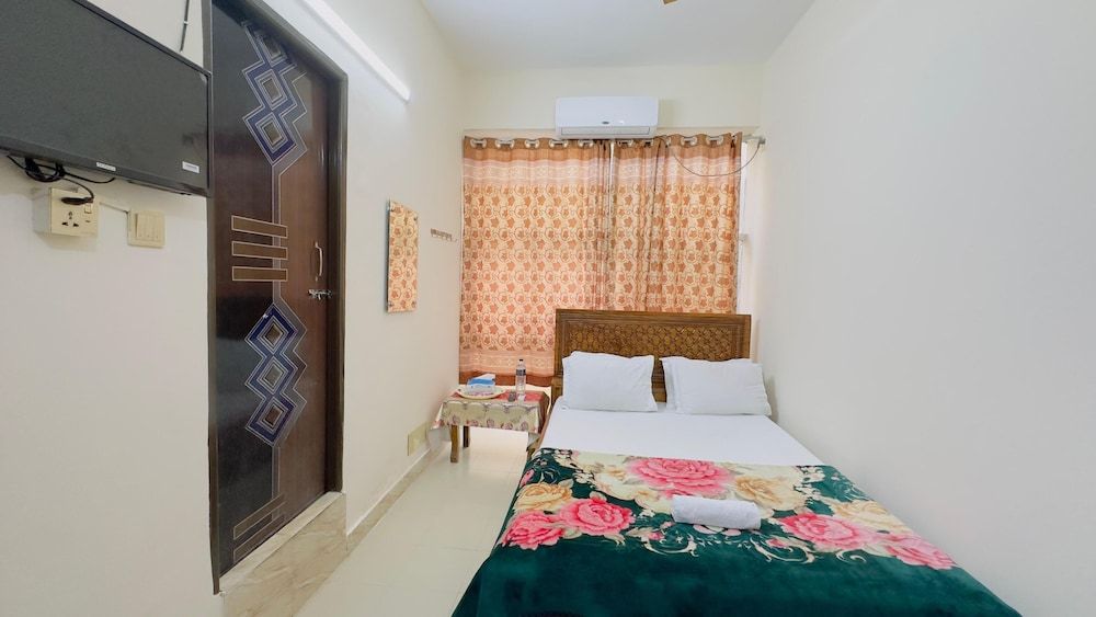 Hotel Labbaik Three Residential Deluxe Room 5