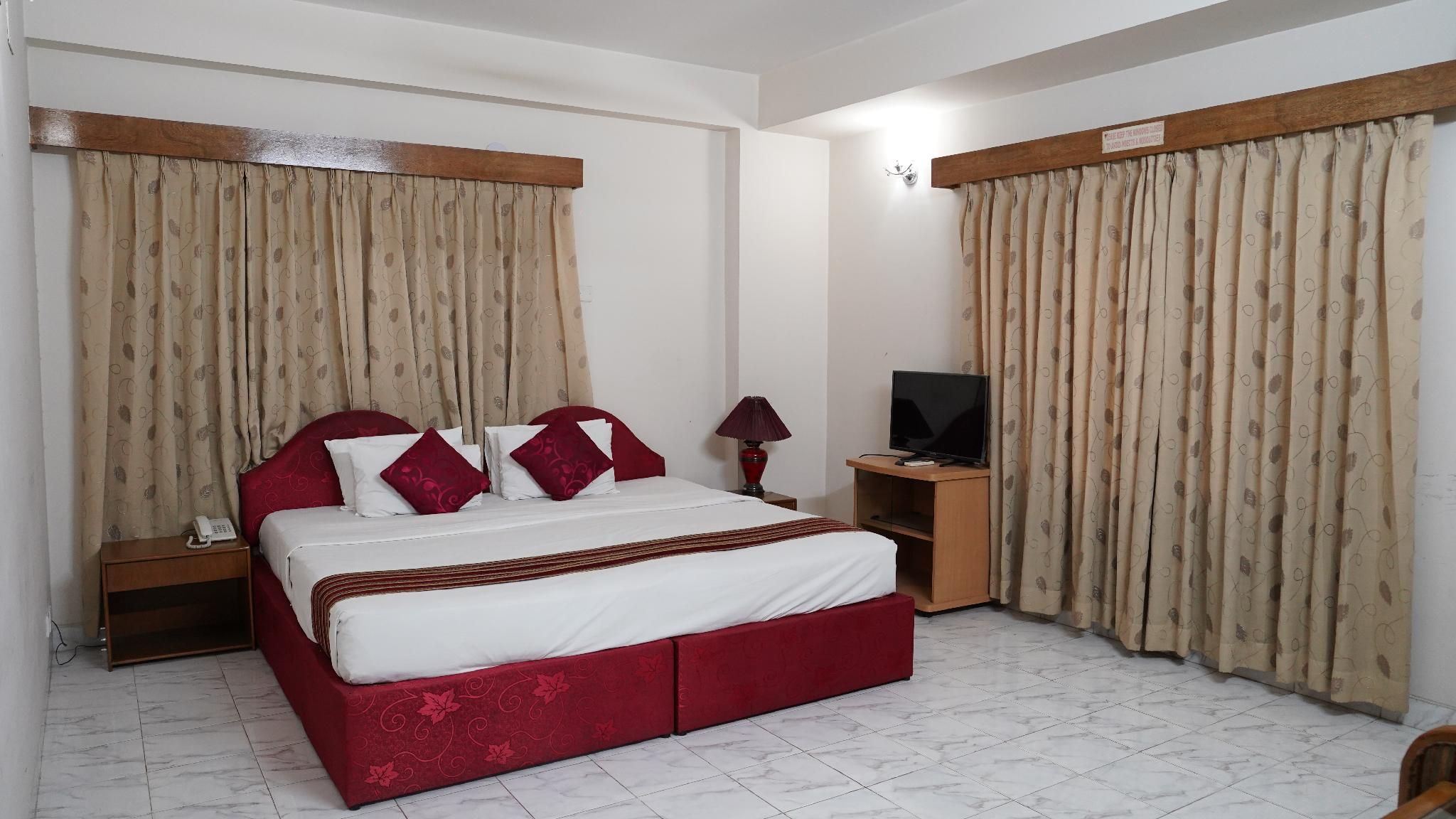 Laurel Lakefront Hotel Deluxe Double Room