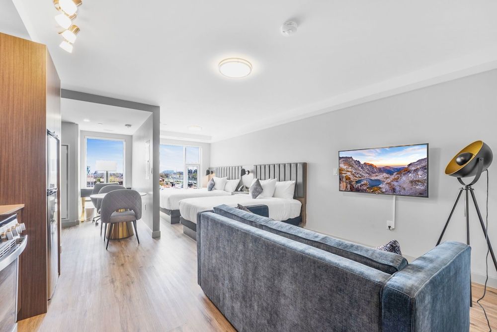 Skye Hotel & Residences