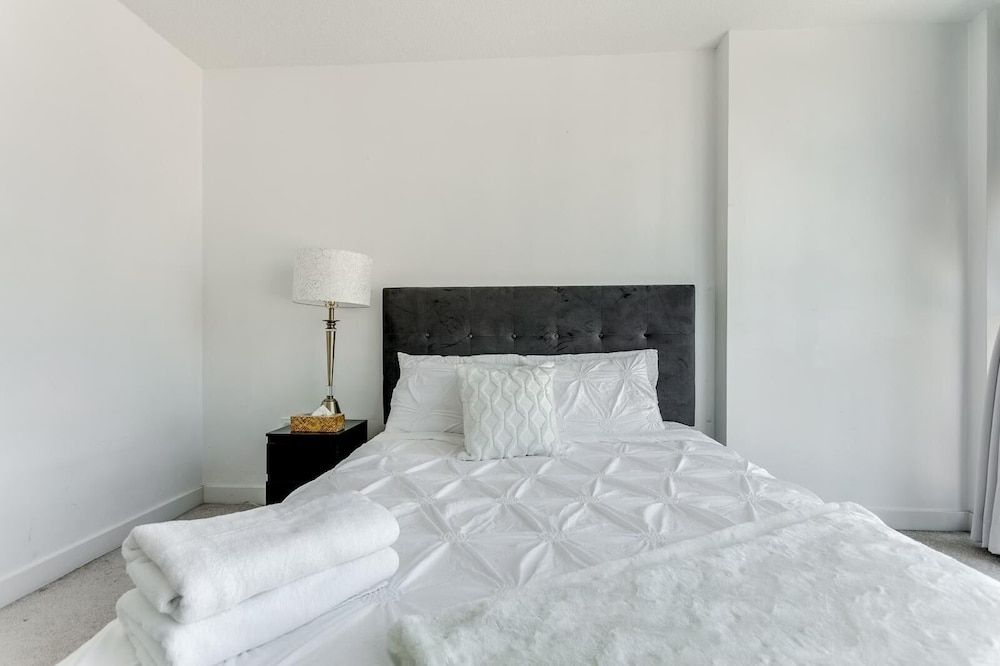 Lakeview Luxury Suites