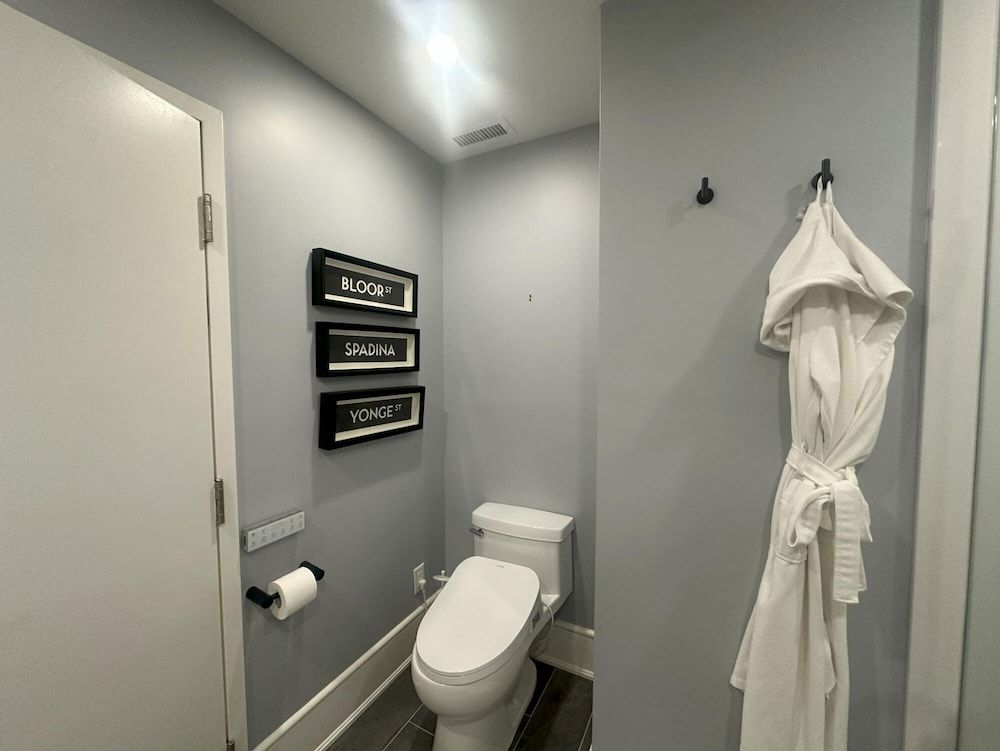 Rivetstays - Designer Walk Suites Luxury Apartment, City View 13