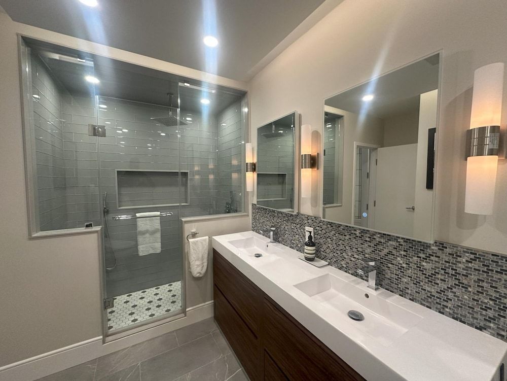 Rivetstays - Designer Walk Suites Luxury Apartment, City View 9