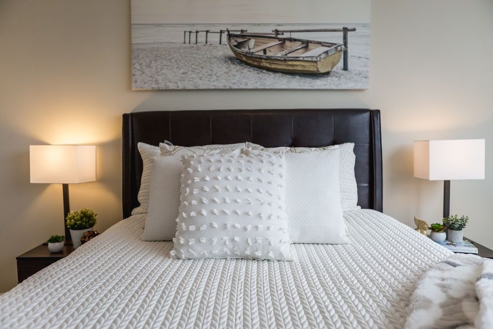 QuickStay - Modern 2-Bedroom Condo, Panoramic City Views