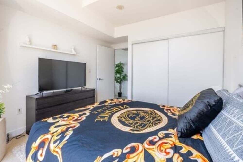 Waterfront Haven Apartments Design Penthouse, Lake View 2