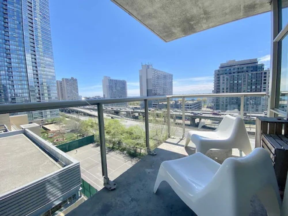 Waterfront Haven Apartments Deluxe Apartment 6