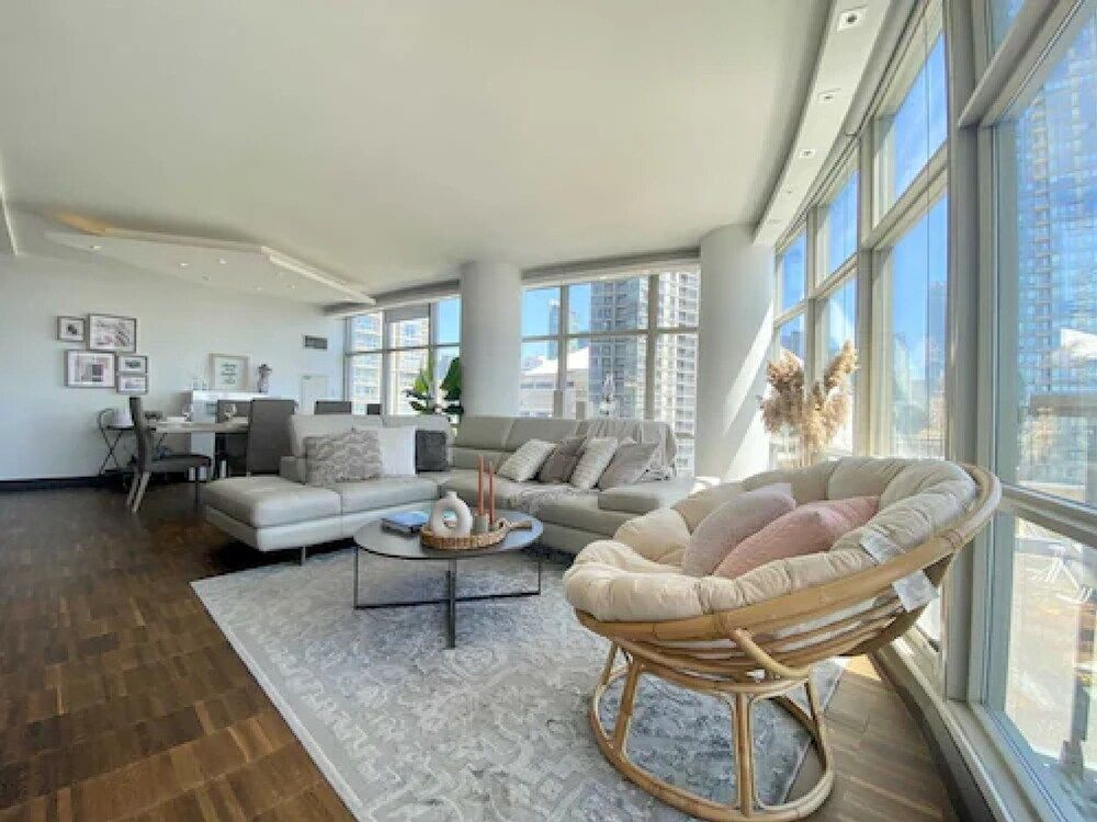 Waterfront Haven Apartments Deluxe Apartment 12